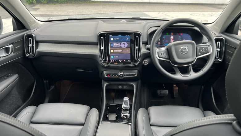 Volvo XC40 2.0 B3P Ultra Dark 5dr Auto Petrol Estate